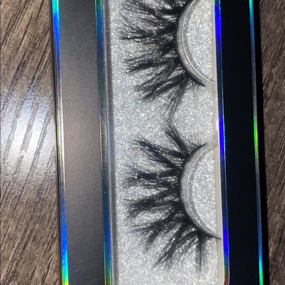 Eyelashes - Picture 8 of 13